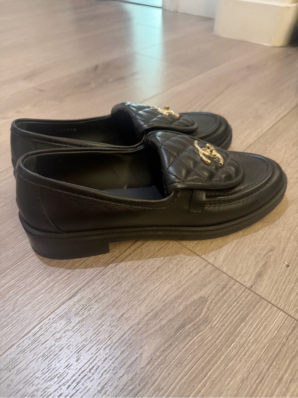 CHANEL Black TURNLOCK Leather Loafers with Gold CC Hardware BRAND NEW! - Picture 3 of 4
